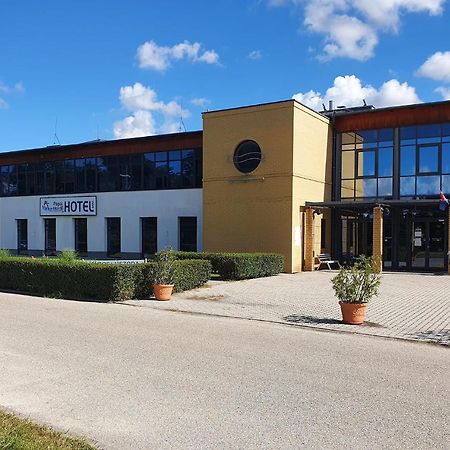Minihotel Pápa Εξωτερικό φωτογραφία